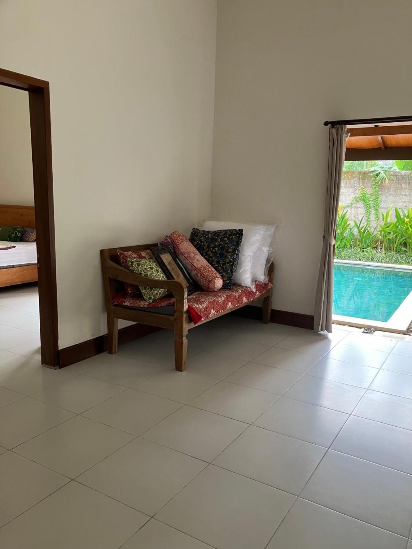 Villa Kelana ซิเดอมัน ภายนอก รูปภาพ