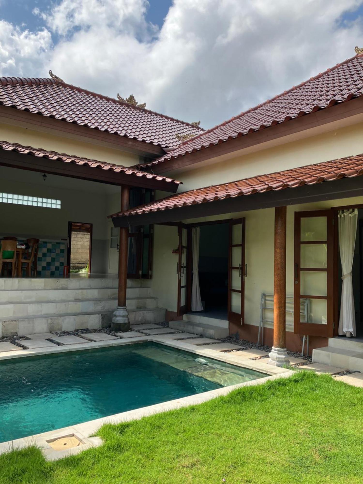 Villa Kelana ซิเดอมัน ภายนอก รูปภาพ
